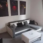 Daire Jolie 2p Au Centre De Golfe-juan A 2mn Des Plages